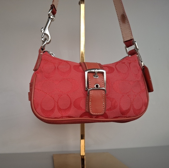 Coach Red Signature Purse - Picture 13 of 16